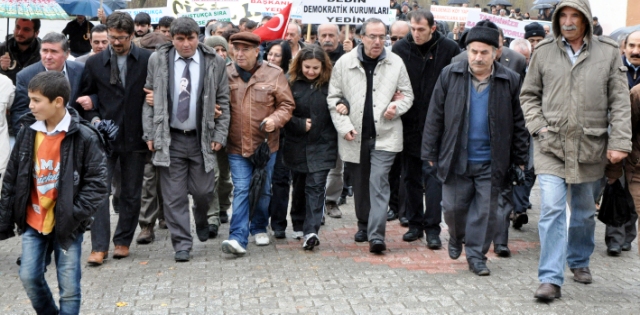 'BÜYÜKŞEHİR OLMAYIZ' EYLEMİ!