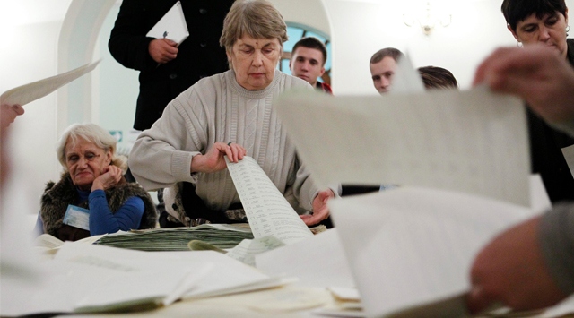 Ukrayna'da Bölgeler Partisi kazandı