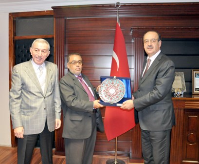 İslam Alemi bir ve beraber olmalı