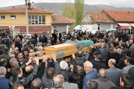 Yiğit son yolculuğuna uğurlandı