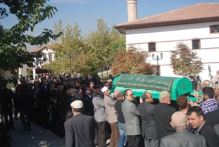 Aziz Kuzucu hayatını kaybetti