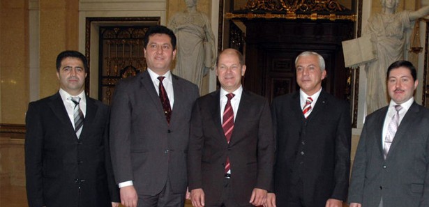 Almanya'da Müslümanlarla ilgili tarihi karar