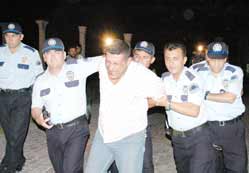 Alkollü sürücü hastaneyi karışırdı