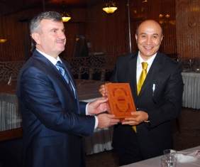 Akyürek, Azeri hukukçuları ağırladı