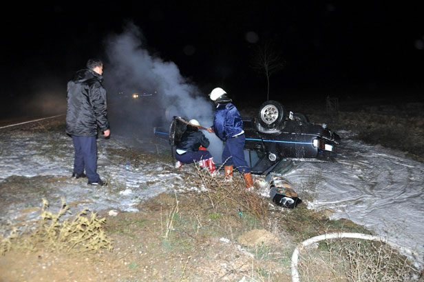 Konya'da otomobil devrildi: 2 yaralı