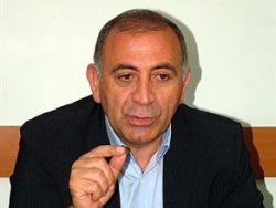 Gürsel Tekin'in gönlünde yatan koltuk