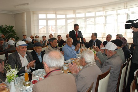 KARMEK huzurevi sakinlerini ağırladı