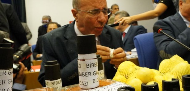 CHP'den Meclis'te 'biber gaz'lı eylem