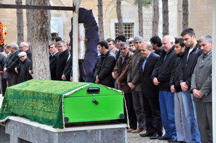 Yenilmez Hakk'a uğurlandı