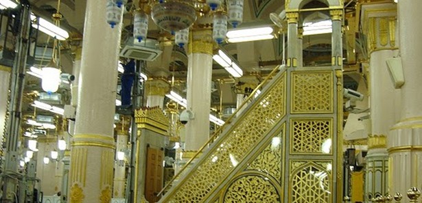 Cemaat, imamı minberden zorla indirdi