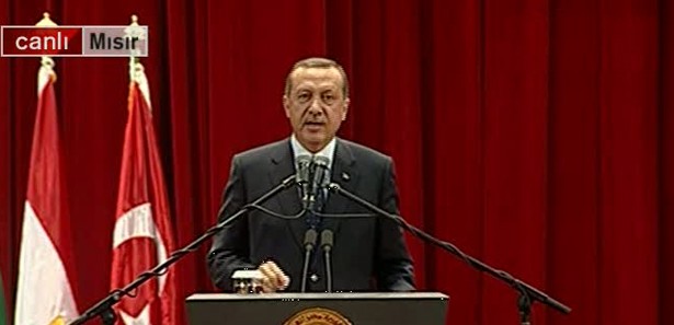 Erdoğan'dan Mısır'da İsrail'e sert mesajlar