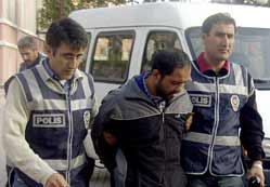 Hırsızlık şüphelisi firari çıktı