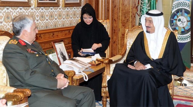 Necdet Özel'e 'Kral Madalyası'