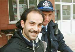 Eski eşi hırsız zannetti