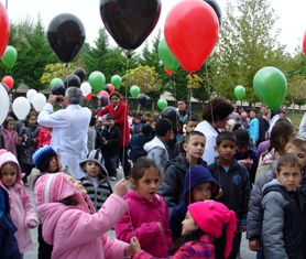 Barış balonlarını gökyüzüne uğurladılar