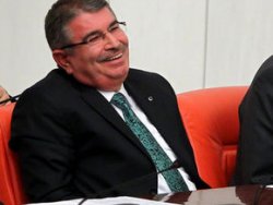 Sırrı Süreyya Bakan Şahin'i güldürdü