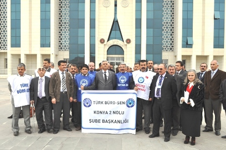 Adliye çalışanları "adalet" istiyor
