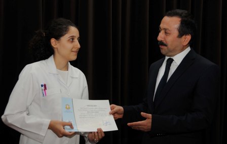 Diş hekimi adayları önlüklerini giydi