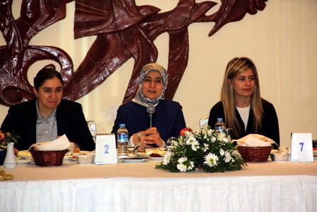 Davutoğlu engellilerle bir araya geldi