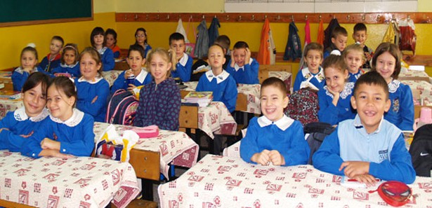 Okullarda tek tip kıyafet şartı kalkıyor!