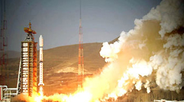 Çin iletişim uydusu fırlattı