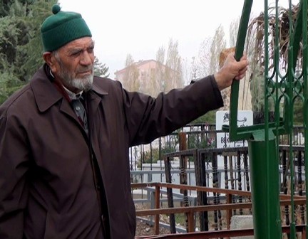 Ölmeden mezarını hazırlattı