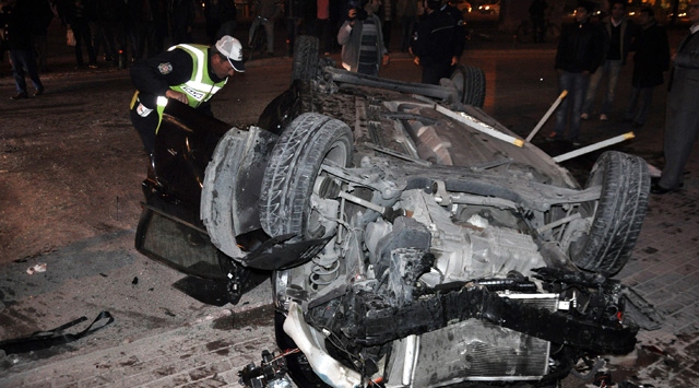 Konya'da otomobil köprüden düştü: 2 ağır yaralı
