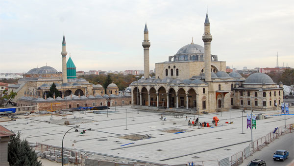 Akyürek Türbeönü Meydanı'nda inceleme yaptı