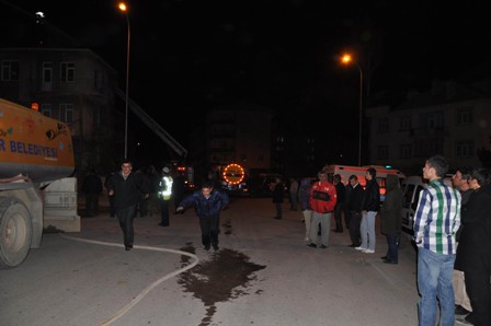 Çatıdaki yangın korkuttu