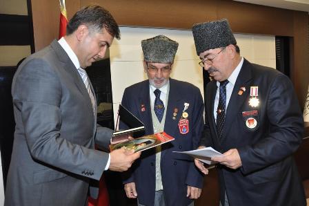 Gazilerden Başkan Kalaycı'ya plaket