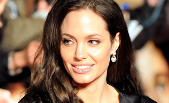 Angelina Jolie'nin Tercihi Kanserden Yüzde 94 Koruyor