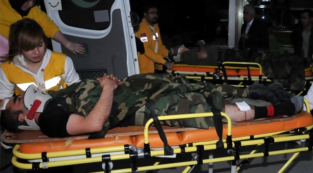 Askeri Araç Devrildi: 7 Yaralı