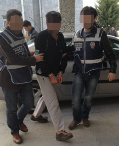 Tavuk kafesinden 35 kg esrar çıktı