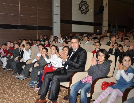12 bin öğrenci tiyatroyla tanıştı