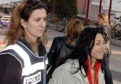 Yasadışı slogan atanlar adliyede