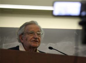 Chomsky: İsrail’in küresel imajı erozyona uğradı