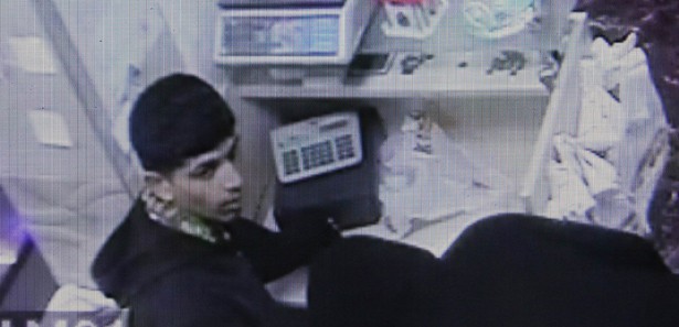 Aynı iş yeri 4 dakika arayla iki kez soyuldu