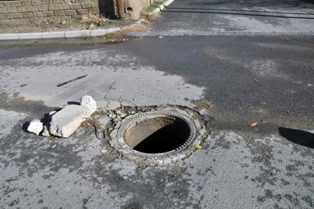 Akşehir'de rögar hırsızlığı