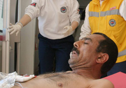 Hapisten çıkınca ağabeyini bıçakladı
