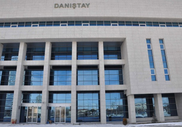 Başbakanlık'tan yönetmelik savunması istendi