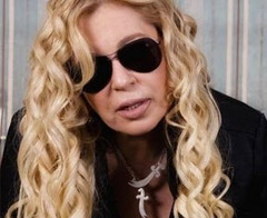 Zerrin Özer ağlayarak Başbakan'dan iş istemiş