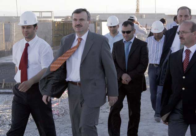 Akyürek atıksu inşaatını inceledi