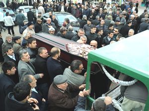 Şehit anası bir ay dayanabildi