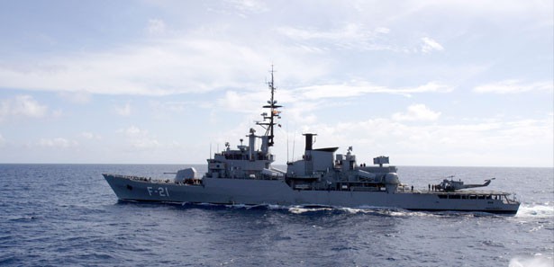 6 savaş gemisi Ege Denizi'nde bekletiliyor