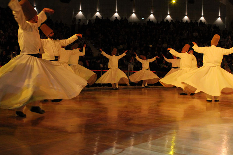 Farklı dinlerden de olsalar geldiler