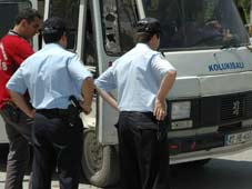Annesini kaçırdığı için öldürmüş