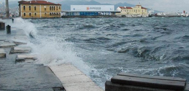 Kuzey Ege'de kuvvetli lodos