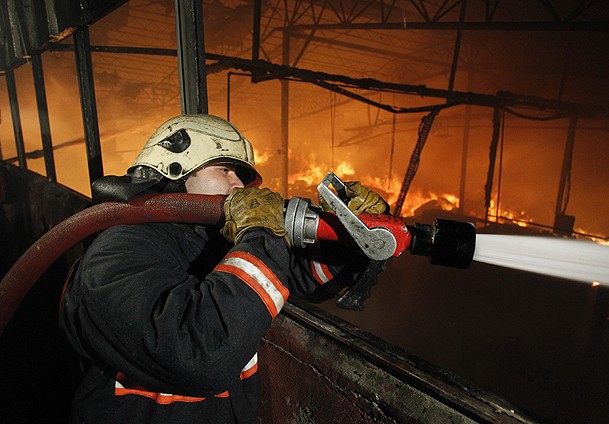 Kumaş boyama fabrikasında yangın