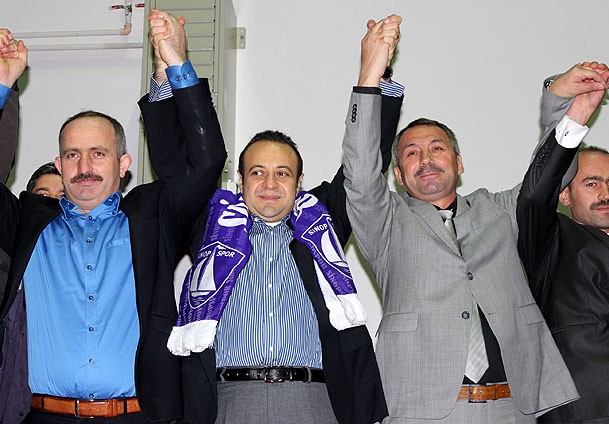 Yüreğiniz yetiyorsa PKK'yı kınayın