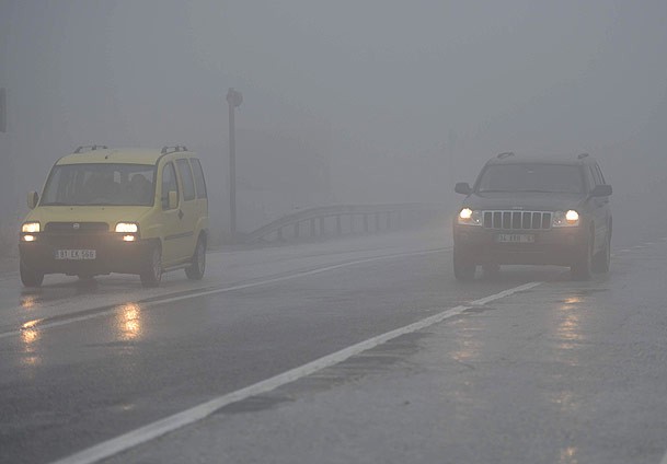 Kar lastiği takmayana Bolu Dağı kapandı